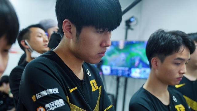 这无异于在 这无异于在