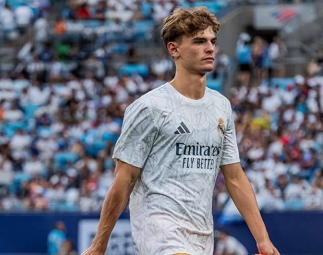 也折射出当 也折射出当